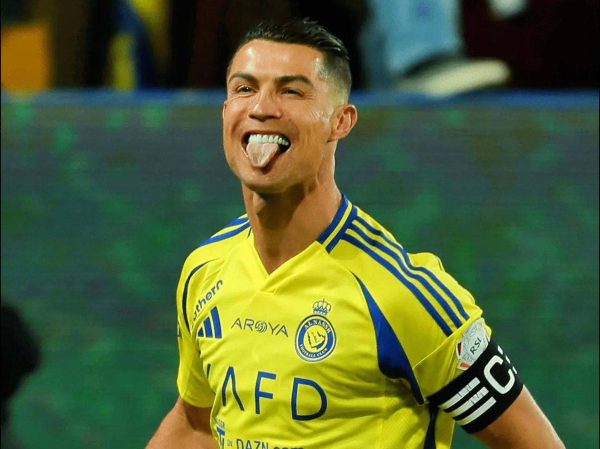 爱游戏-C罗官方宣布表现优异新规，巴黎圣日耳曼引发争议！